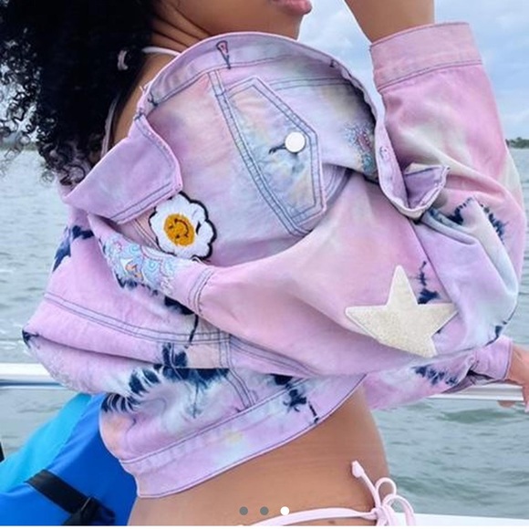 POSTER GIRL DOLLSKILL TIE DYE DENIM CROPPED JACKET - Picture 3 of 3